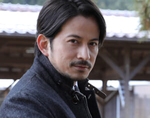 岡田准一　高倉健さんの「形見腕時計」を継承…涙していた本人からの“後継指名”