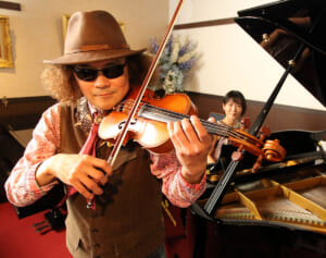 暗闇に負けない！希望の調べ　全盲のバイオリニスト・穴澤雄介さん