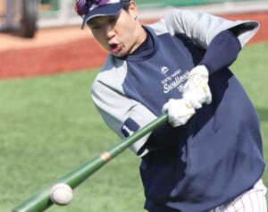 「回答は控えたい」山田哲人のホームランボール「横取り」騒動にヤクルトは沈黙