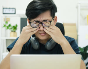 日本人が失明する原因第4位の「病的近視」。急な「視力0.1未満」なら疑って