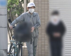 【父の日】芸能界でも「育休」パパ続々 小栗旬は“ちょんまげ”姿で子供と疾走！市村正親は手繋ぎ！本誌が見てきた俳優たちの歴代イクメン姿