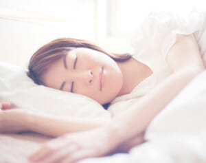 おやすみ前の「舌のトレーニング」で“いびきの悩み”を改善