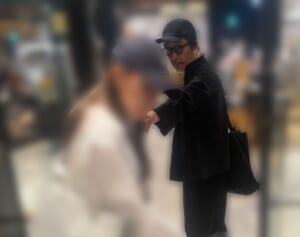 リリー・フランキーは私生活でもレディファースト！　一般人親子に神対応