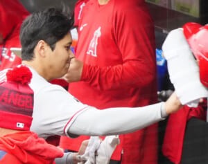 大谷翔平がヘルメット叩きつけ激怒…時折の「イラつきアピール」に見えた一つの“傾向”