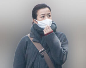 鈴木京香　愛犬を託し、母親も公認…体調不良を支える長谷川博己との“事実婚”生活