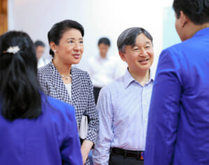 天皇陛下「わたしはNARUHITO」海外でもギャグが炸裂！ユーモアで縮める人々との距離