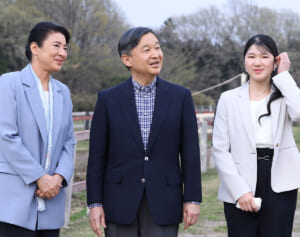 「ほっこりした」天皇陛下が佳子さまを“ちゃん付け”で呼ばれ…変わらない関係にネット感激