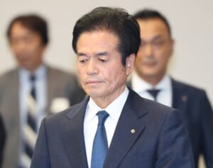 「史上最悪のトップ」ビッグモーター社長　不正は現場の判断、質問に半笑いの“最低会見”にネット大激怒