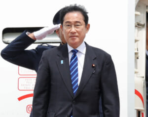 《岸田辞めろ》《またもやってる感》九州大雨の被災地をよそ目に“優雅な外遊三昧”