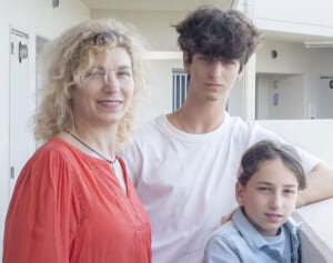 日本での生活開始から1年、ウクライナ避難民家族の「たった一つの願い」