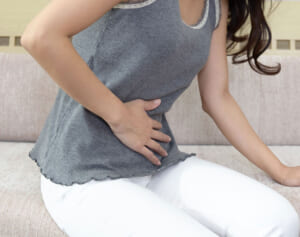 「週3便秘」で認知症リスクが増加！腸内環境の悪化で脳にダメージが