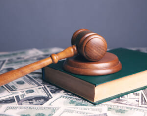 リベンジポルノ訴訟で被害女性が1750億円の和解金を勝ち取る