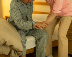 「もっと長生きできたのに…」コロナ“第9波”に直面する高齢者施設の厳しい実情…PCR検査できず薬も不足