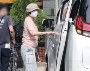 広末涼子　頭部むき出しのカンカン帽が話題…過去に目撃していた“背中に蜘蛛”の個性的すぎる私服姿