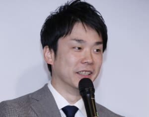 「アプリで変化させたのかと」かまいたち濱家“K-POPアイドル風激変姿”が「かっこよすぎる」と絶賛の声