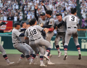 「ヘラヘラし過ぎ」慶応高校　エンジョイベースボール体現もSNS上であがる的外れな指摘