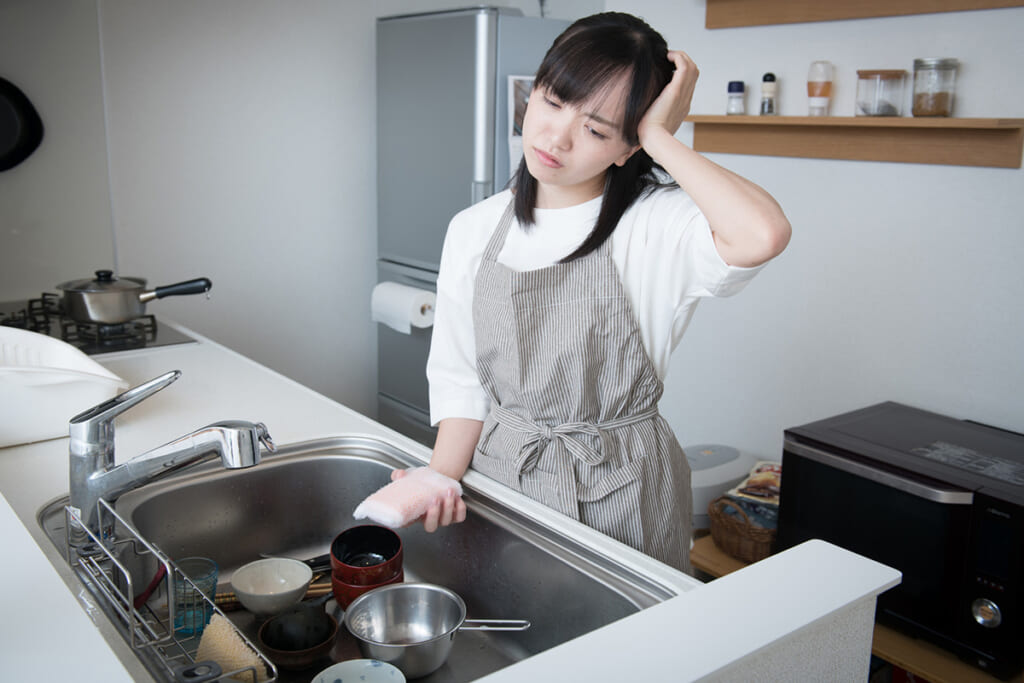 危険な節水術7 トイレタンク故障で出費増、菌繁殖で健康被害引き起こす