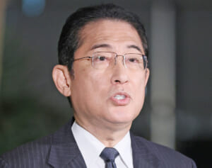 「庶民の生活知らなさすぎ」岸田政権　ガソリン価格「175円」に抑制方針も“上級国民”ぶりに不満爆発