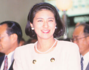 雅子さま“肌見せ”なしで軽やか＆涼やか！夏ファッション集