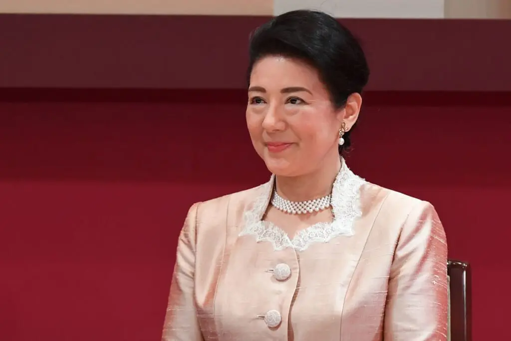 雅子さま ご静養中止、同じドレスを繰り返し…“ティアラ辞退”の愛子さまにも継承された「倹約の精神」（3ページ目） | 女性自身