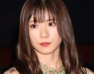 松岡茉優“最高の教師”素顔…生徒役の誕生日にメッセージカード付きのプレゼント