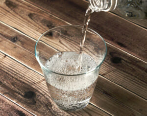 1日1杯！炭酸水で白髪予防！お金をかけない美肌＆美髪ワザとは