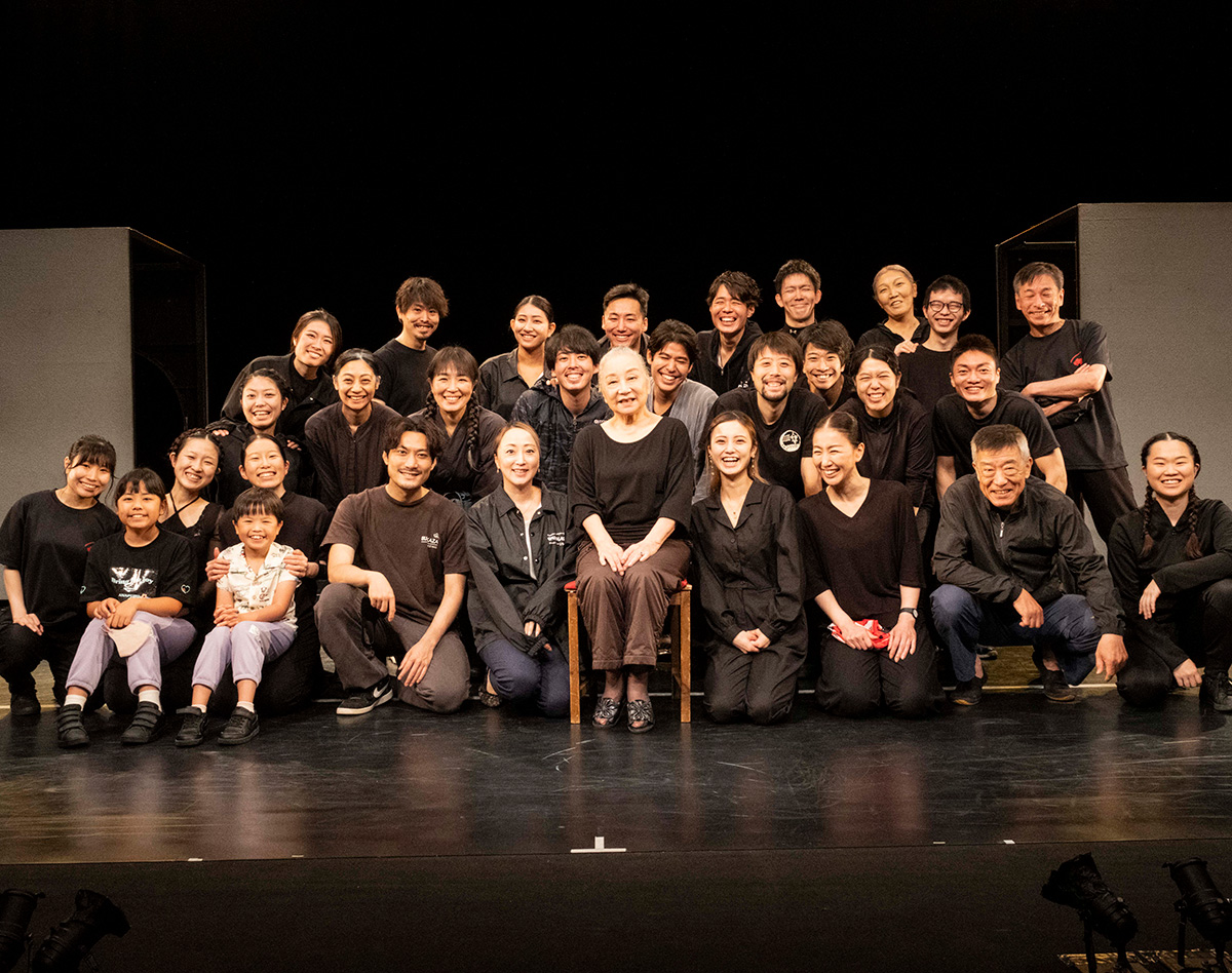 「今日も明日も満員御礼」老舗劇団を女性4世代で守り続ける80歳の現役女優・佐々木愛さん