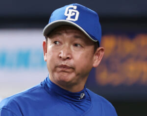 立浪監督　成績大不振も年俸1億円続投にファン絶句「大幅に下げて欲しい」