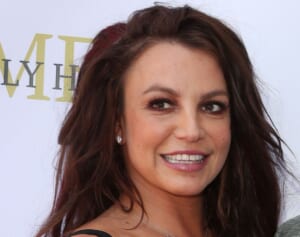 ブリトニー・スピアーズ　両手に包丁を…警察が安否確認に訪れていた