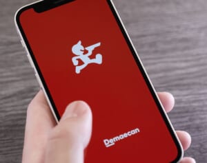 「配達員が素手で寿司を」衝撃動画の拡散に出前館が事実認め謝罪…広報から届いた“激ヤバ実態”判明までの経緯