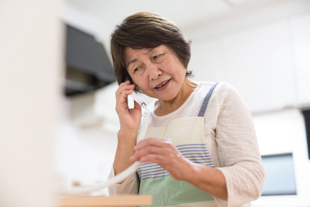 電話での還付金詐欺が過去5年で最多の4800件超！“2度騙す”悪質手口実例と対策法