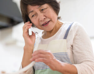 電話での還付金詐欺が過去5年で最多の4800件超！“2度騙す”悪質手口実例と対策法