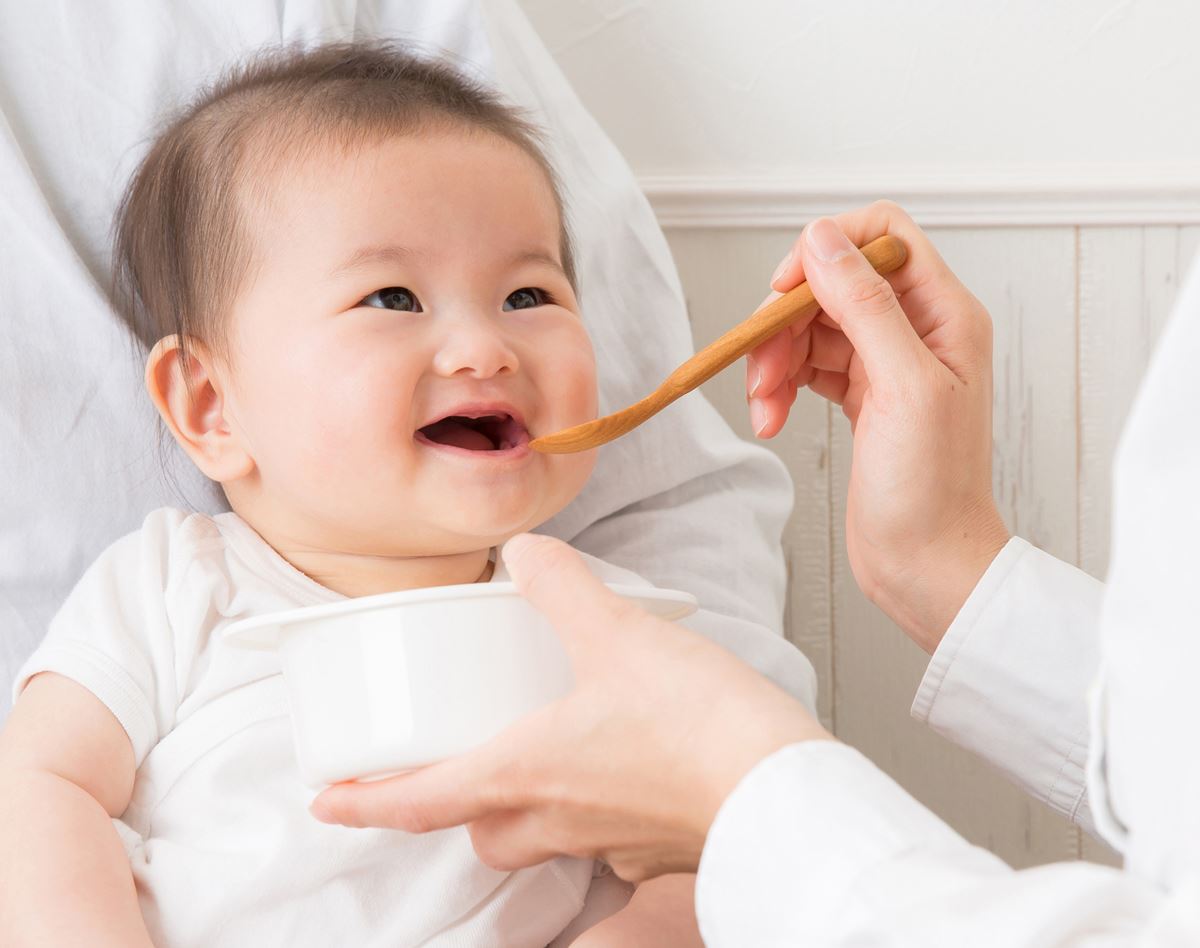 「親子で食器シェアしたら虫歯菌がうつる」子育ての定説に日本口腔衛生学会が示した“驚きの新常識”