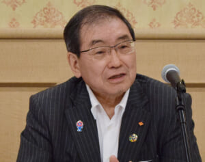 「同じ給料で生活してみてよ」経団連の“消費税引き上げ”提言にネットブチ切れ！会長は年収1億円の上級国民