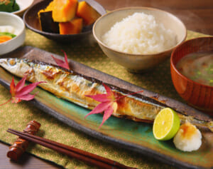 食欲の秋に実践したい、健康効果を高める「サンマの食べ合わせ」