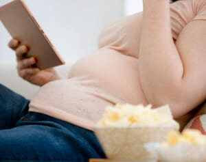 厄介な“浮き輪肉”をスッキリさせるには入浴後のマッサージ習慣を