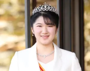 愛子さま　大学卒業後の“英国留学”は延期か…私服はユニクロご愛用、ティアラ辞退で貫かれる“清貧生活”