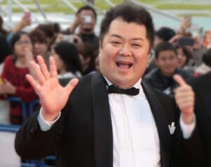 118キロに体重激増のブラマヨ小杉 目撃していた“小銭拾うのも一苦労”な巨体歩行現場