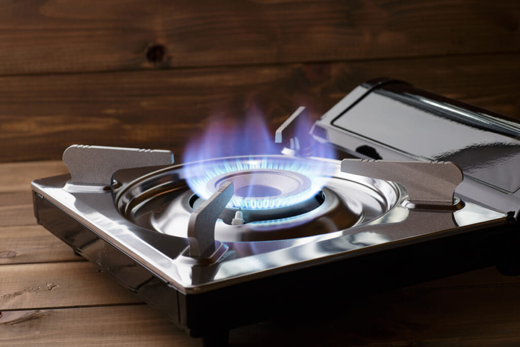 カセットコンロで爆発死の危険　秋冬に気を付けたい間違った使い方8