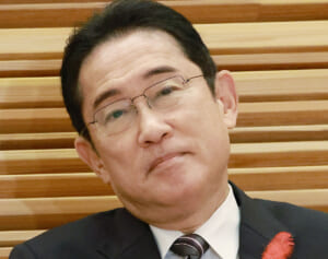 岸田首相の所得税の減税政策で「物価高を止められなくなる」と専門家が警鐘
