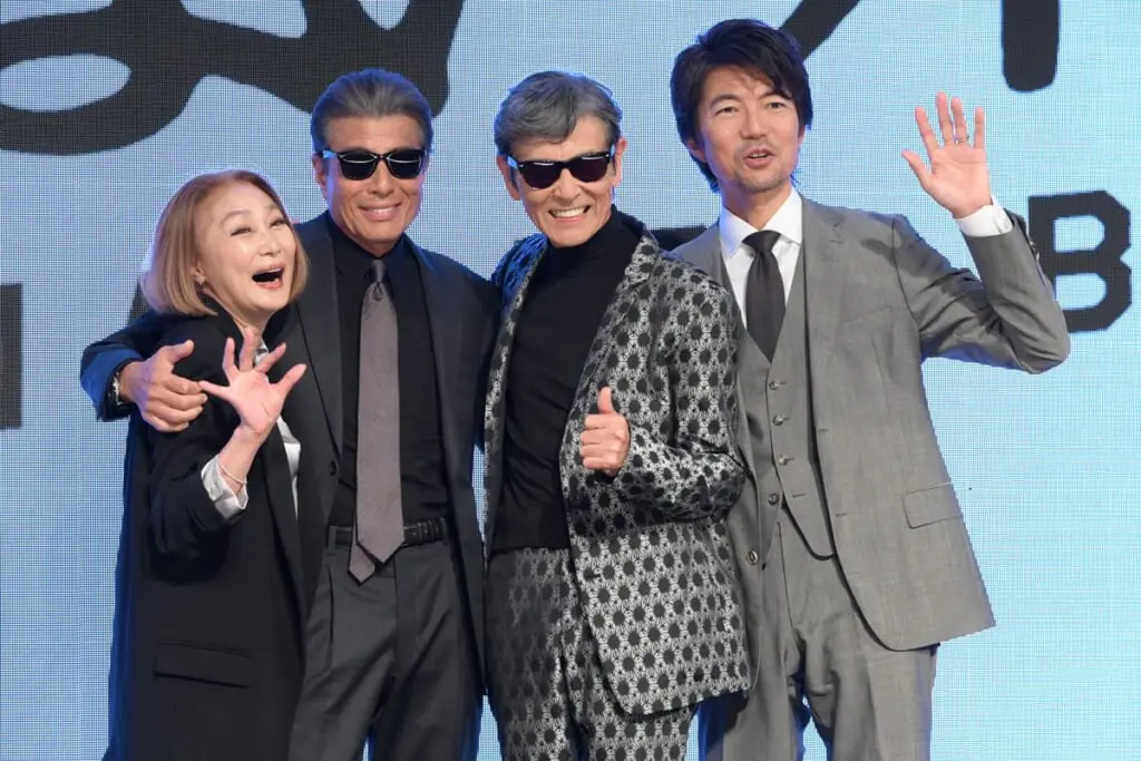 「真似したい」山口智子・浅野温子　60代トレンディ女優が次々と“金髪”激変にするワケ