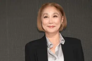 浅野温子 ワンレンイメージ崩壊！『あぶデカ』新作会見での“激変ヘア
