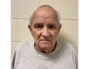 飼いネコの治療費めぐり口論に……84歳男が妻を殴り殺す