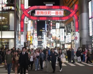 歌舞伎町・刺傷事件で応急処置した有名実業家に“野次馬”批判→本人反論「人として間違ったことはしていない」