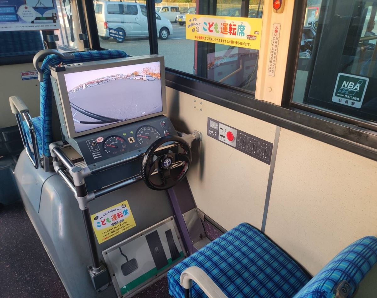 SNSで話題呼ぶ「こども運転席」搭載の路線バス　新潟交通が語った“誕生秘話”