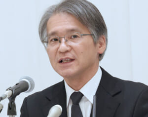 「ヘアアイロンでの火傷は日常的」宝塚歌劇団の会見で明かされた“衝撃習慣”にネット驚愕「無理がある」