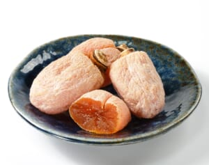 美肌効果は抜群だけど──毎日干し柿が実は危険。腸閉塞の可能性も