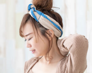 1日3分「くるみ割り」押し＆「窓全開」押し！首を押すだけで腰痛も頭痛も改善