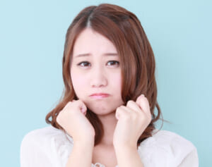 1日90秒「ぶりっ子ポーズ」で小顔に！　見た目年齢が若返る簡単ケア