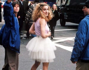 『SATC』オープニングでキャリーが着ていたチュールスカートが770万円で落札